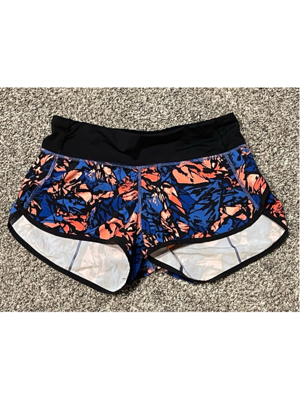 Lululemon Women’s Speed Short, Size 2, 3” Inseam, EUC